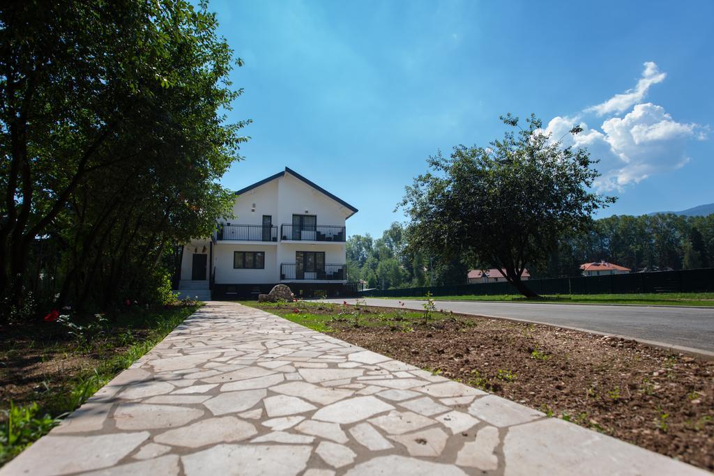Rose Villa *